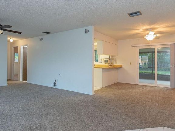 4th image of 1067 Wilmington Dr