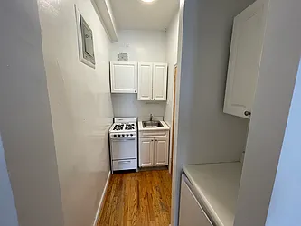 Rented by R New York