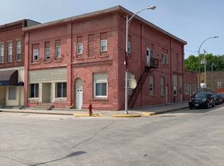 909 1st St, Redfield, IA 50233