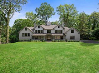 147 Laurel Ln, Syosset, NY 11791