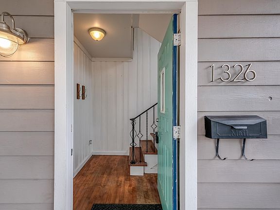 3rd image of 1326 McKinley Ave