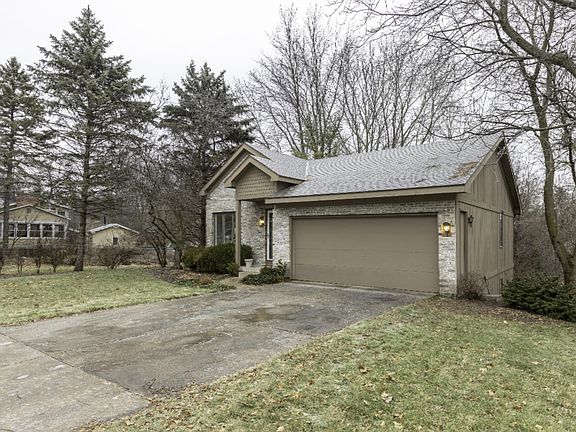 3rd image of 324 Kingswood Dr SE