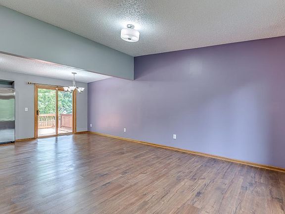 4th image of 10643 Pierce St NE