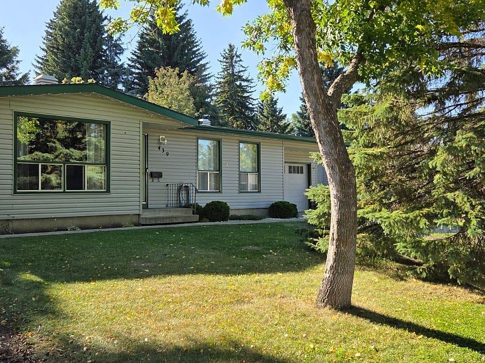 1st image of 439 Conifer St