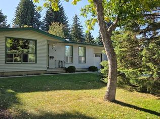 439 Conifer St, Strathcona County, AB T8A 1N2