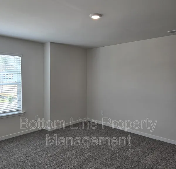 549 Blackpool Ct — Photo 27