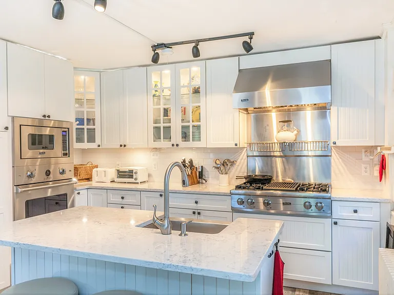 2214 Montauk Hwy — Photo 6