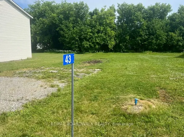 43 King St, Montague, ON K7A 3E2