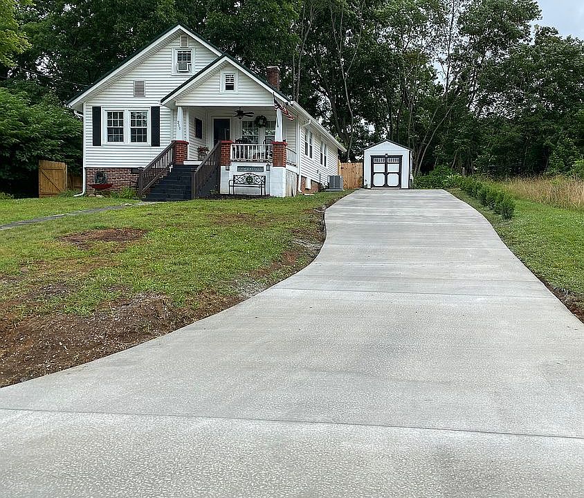 2nd image of 211 Bowman Ave