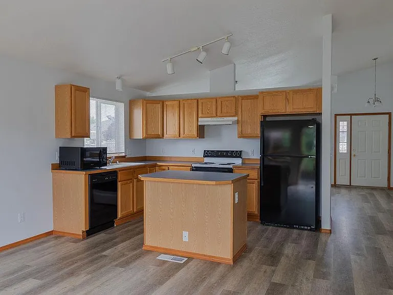 1510 N Madson Ln — Photo 6