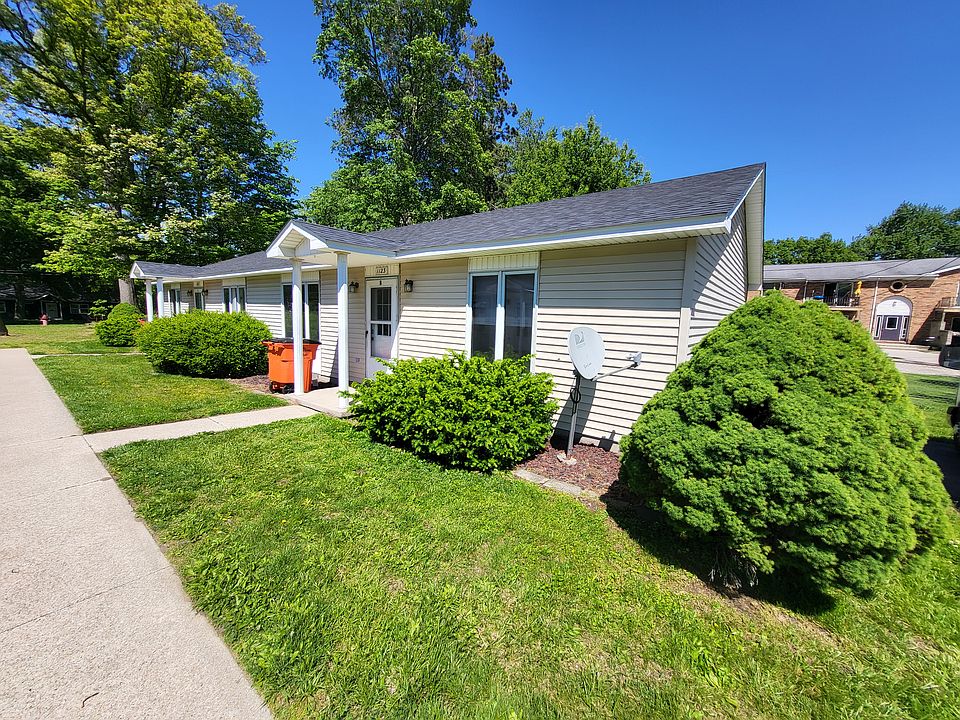 1st image of 1123 Arbor Ct #B