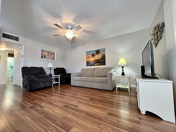 5th image of 191 Stratford N