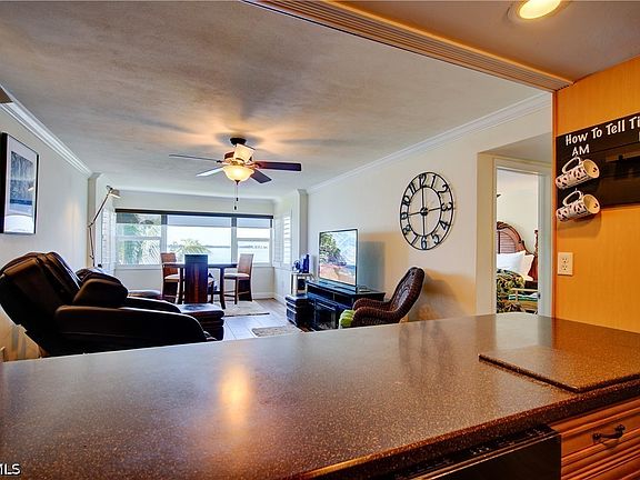 3rd image of 1900 Clifford St APT 303