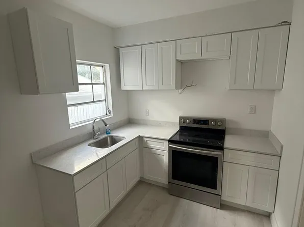 1800 SW 9th St #1, Miami, FL 33135