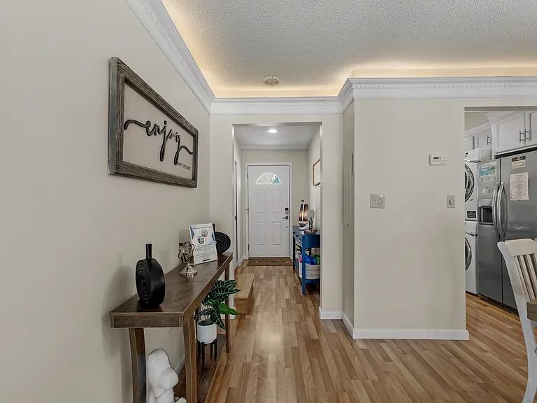 4701 N Kings Hwy #6 — Photo 5