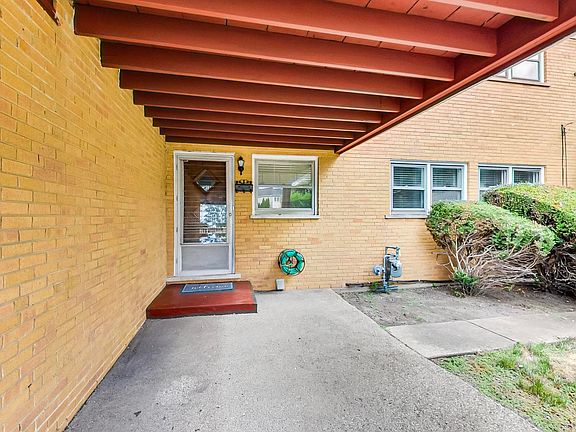 2nd image of 6745 N Monticello Ave