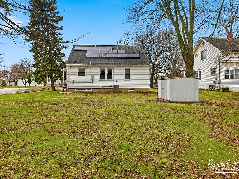 905 N Everett St — Photo 13
