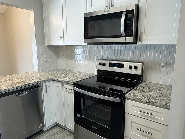 7801 Renaissance Ct — Photo 9