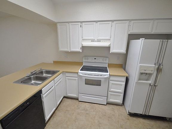 4th image of 1709 E Jerome Ave