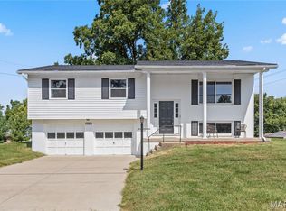 3402 Emma Ln, Godfrey, IL 62035