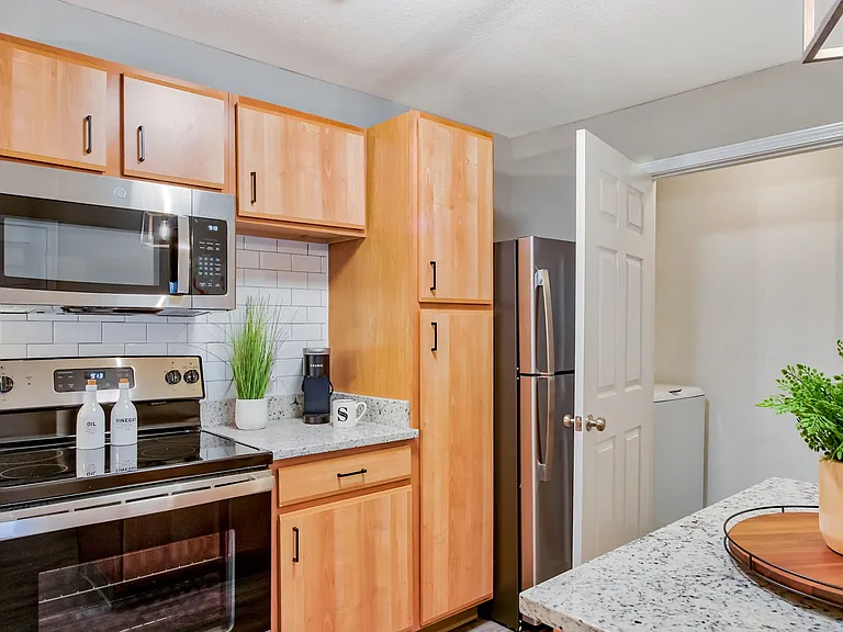 2 Bedroom - 2 Bed / 2 Bath - 988 Sq.Ft.