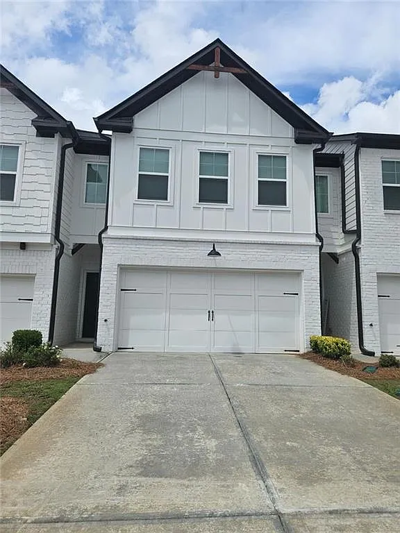 3 bed, 2.5 bath, 1774 sqft, $2,350 — Photo 1