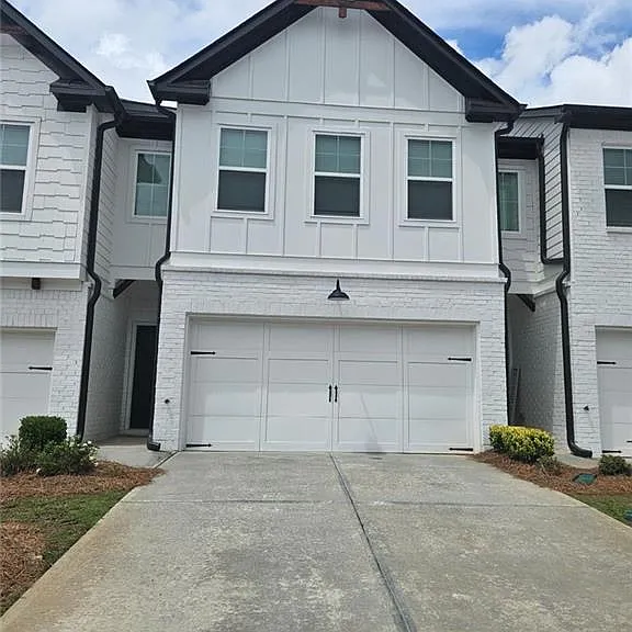 56 Auburn Hill Dr — Photo 1