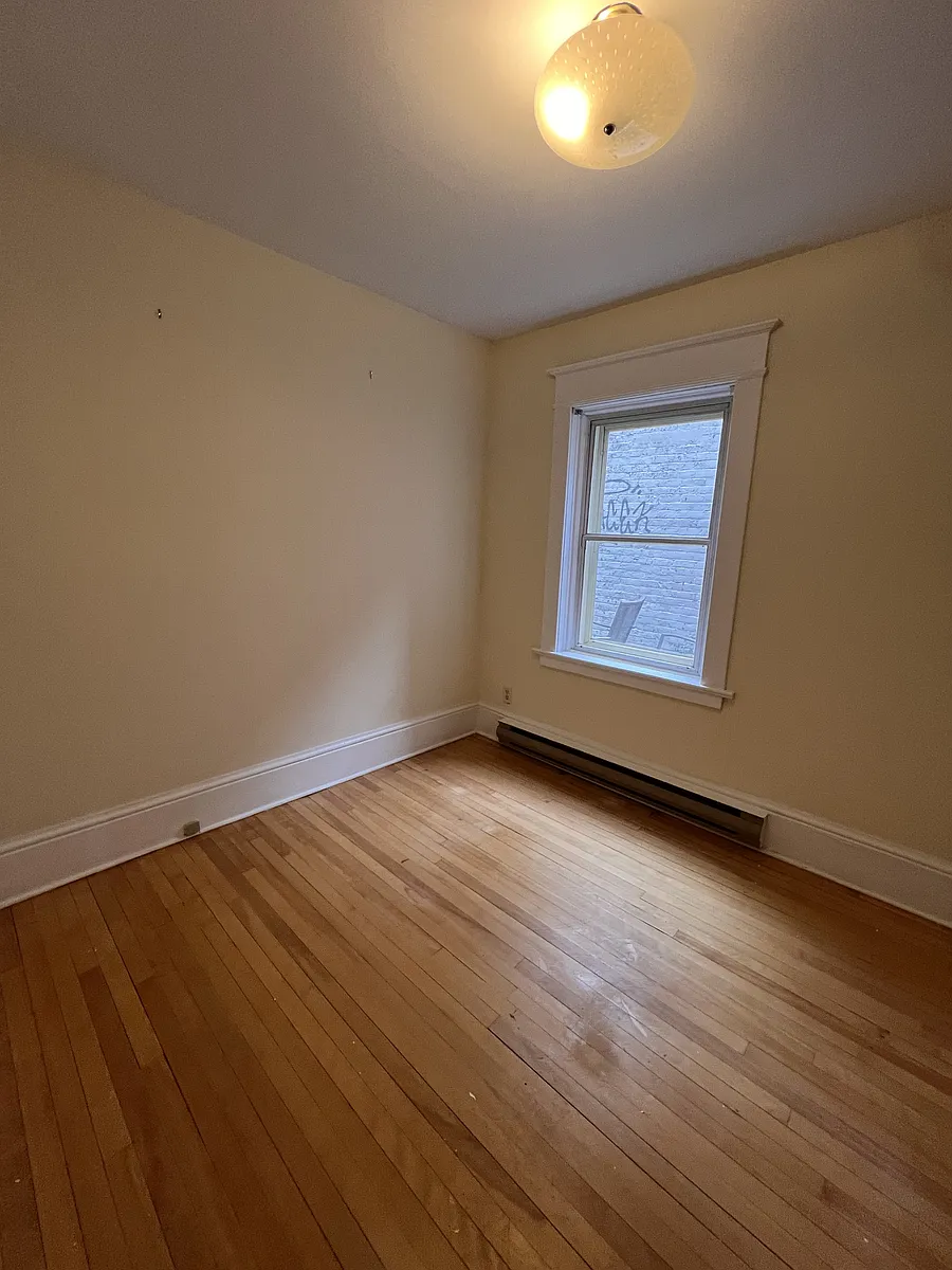 Building Photo - 147 5th Ave #2