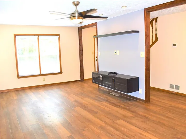 2264 Post Oak Dr — Photo 5