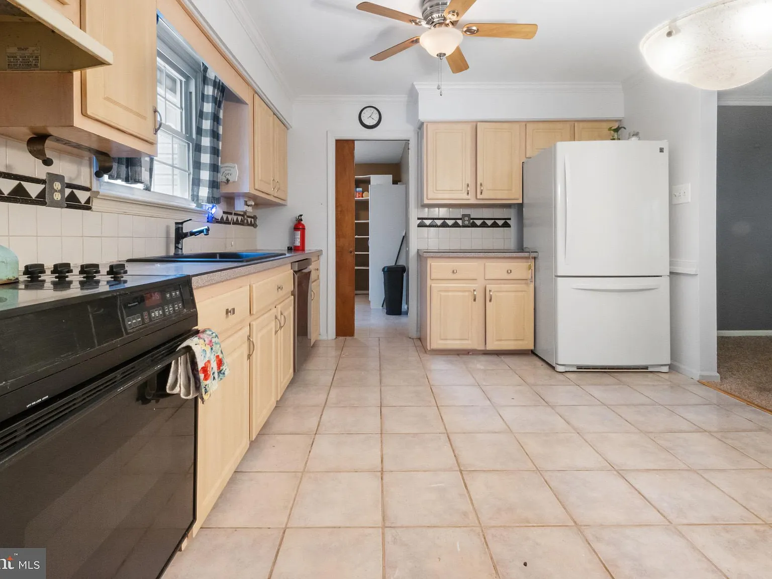 3 bed, 1837 sqft, $3,300 — Photo 4