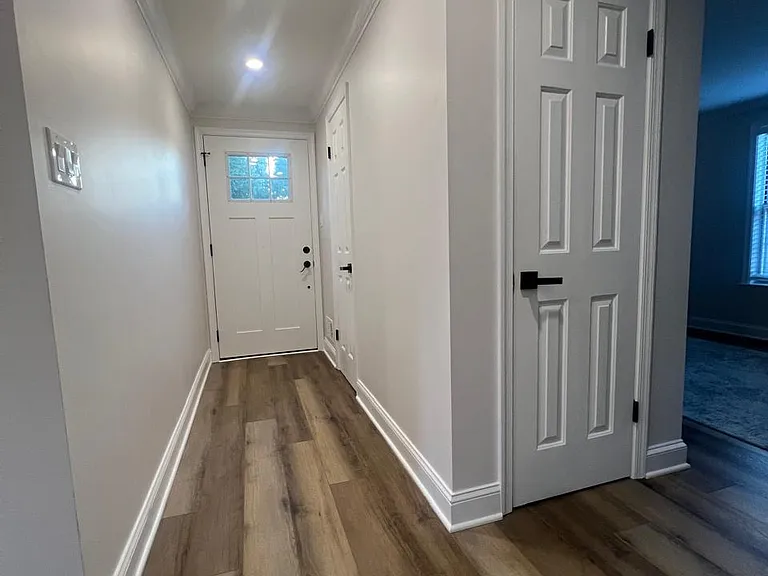 9037 Lee Hwy — Photo 2