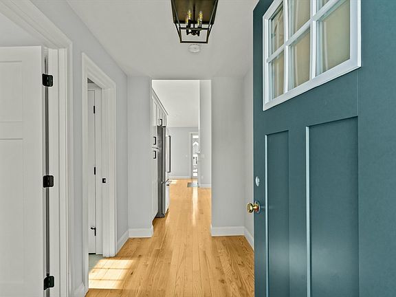 3rd image of 50 Yvonne Ln