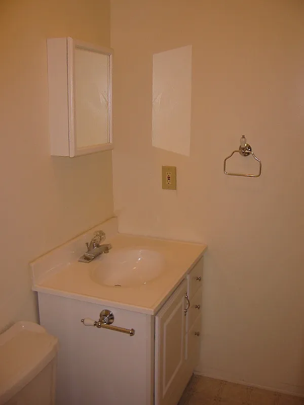 Studio, 400 sqft, $1,950 — Photo 1