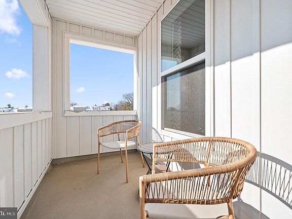 5th image of 243 Chapel Ct #79A