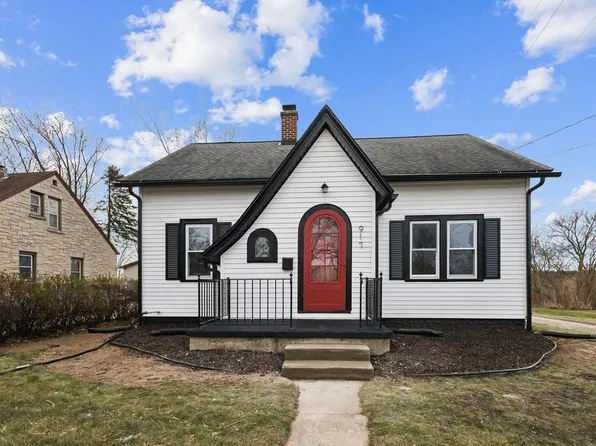 917 Fredonia AVENUE, Fredonia, WI 53021