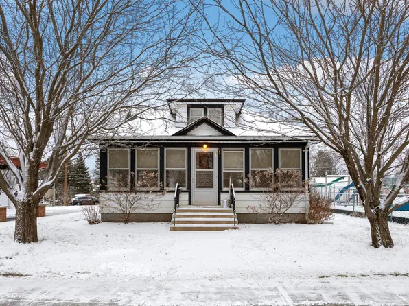 125 E 1st St, Waconia, MN 55387