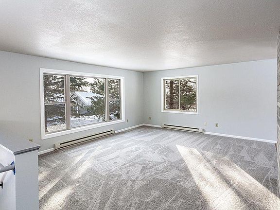 3rd image of 1527 N 8th Ave E