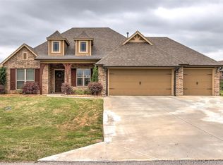 9594 E 139th Pl, Collinsville, OK 74021