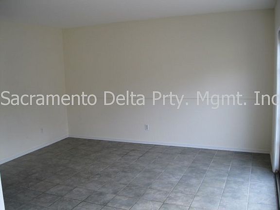 4th image of 337 Bridge Pl