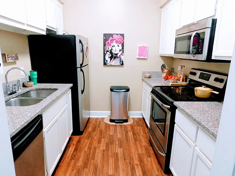 208 Sloan Rd — Photo 2