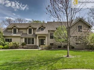 8927 Wenonga Rd, Leawood, KS 66206