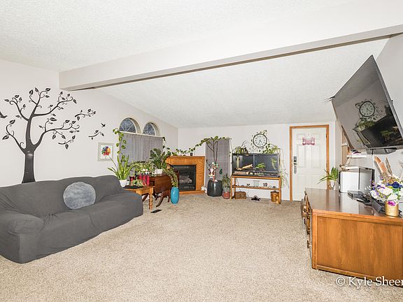 5th image of 2917 W Lincoln Ave
