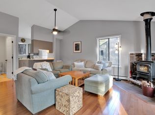 1299 Quechee Main St #3E, Hartford, VT 05047