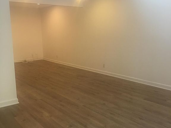 3rd image of 4712 Whitsett Ave APT 6