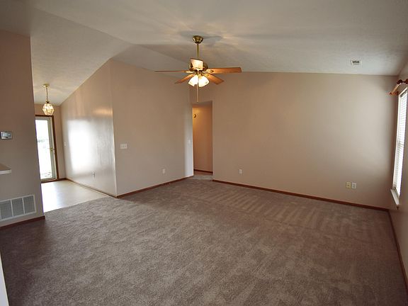 3rd image of 6804 McKeever Ln