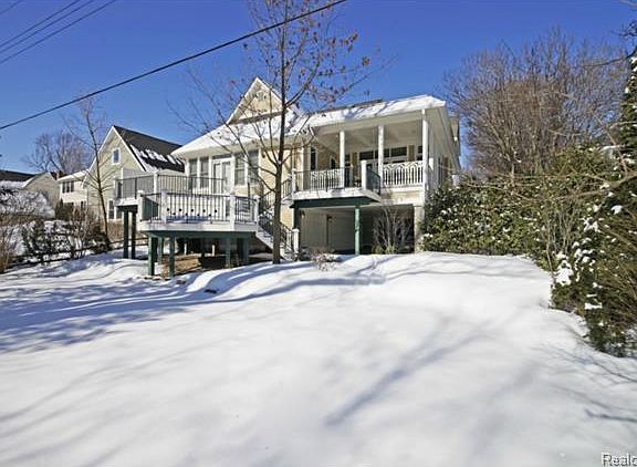 4th image of 1059 Penniman Ave