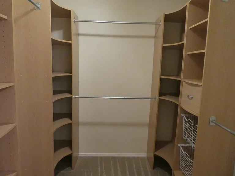 7123 SW Sagert St #104 — Photo 32