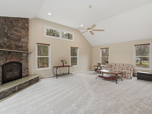 4th image of 86 Oak Hill Ln