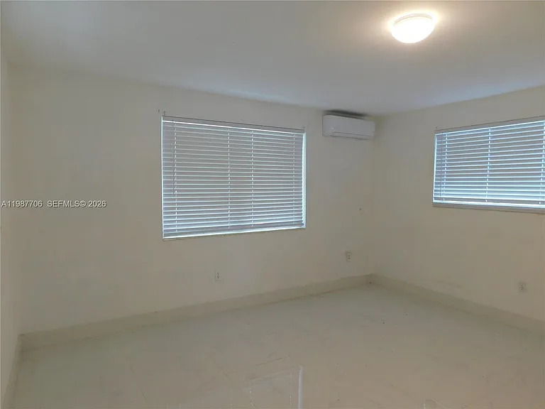 6700 SW 97th Ave — Photo 10