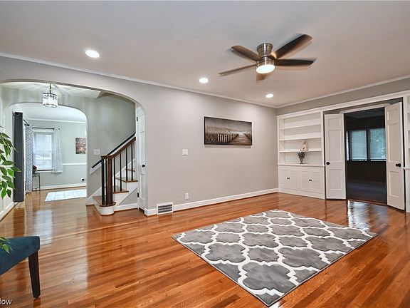 4th image of 121 Brainard Dr